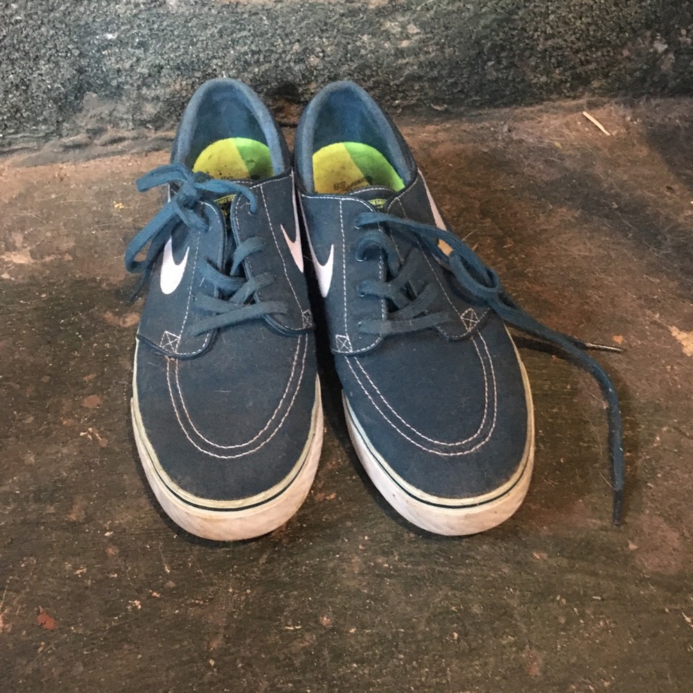 Nike skateboarding shoes